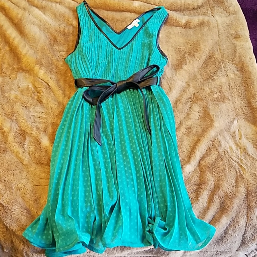 Double Zero beautiful turquoise pleated dress